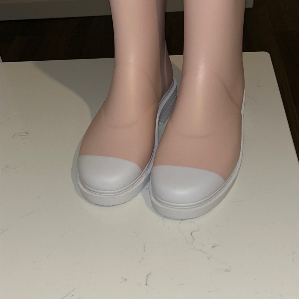 Chanel Women's 26C rose pink Two-Tone Slip-On rain boots - Picture 2 of 6